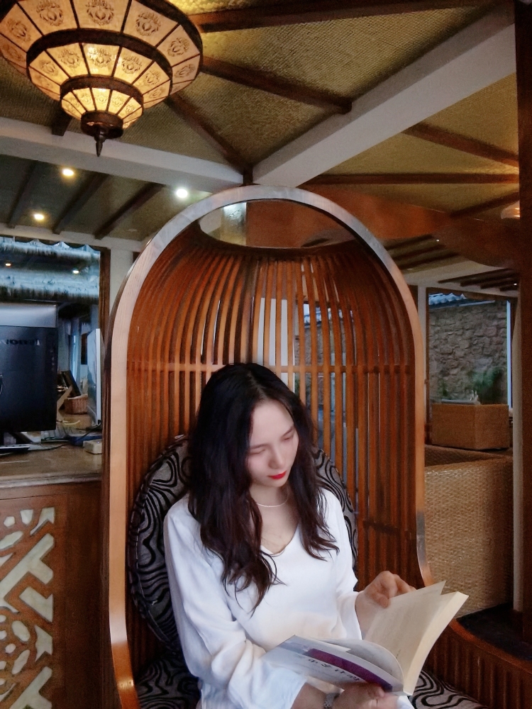 Jessica万-云南省·昆明市·官渡区--旅游照和自拍照较多喜欢清新简单的拍摄风格对摄影和美照感兴趣