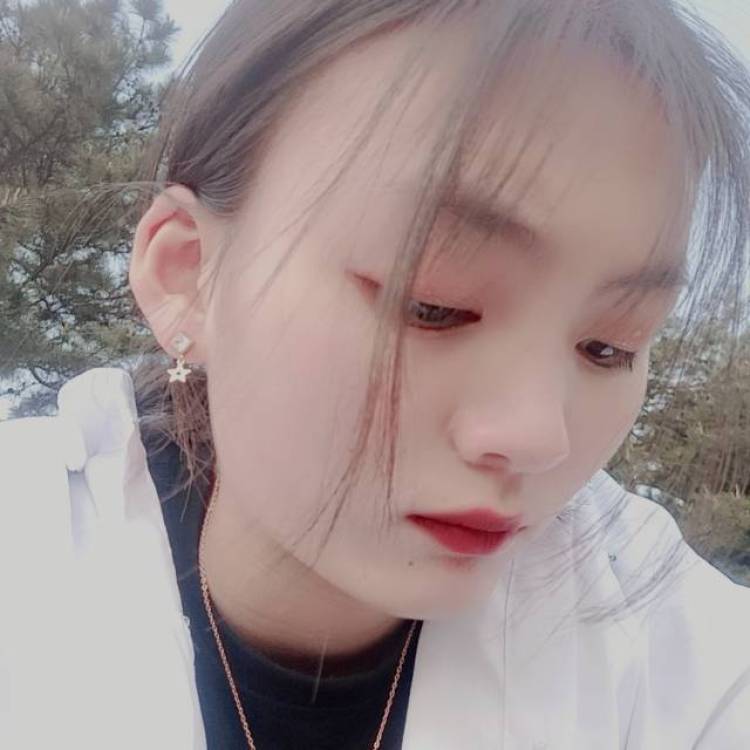 柳玉莹-河南省·洛阳市·偃师市-快手-拍摄时间不限制 地点要好看点的地方 酷酷的风格 甜甜的风格都可以 只要我驾驭的来 拍照技术要好