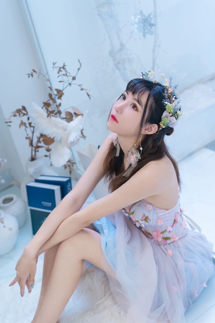 成都本地拍摄，接各种商拍。如果摄影风格很喜欢可以互免，可以一