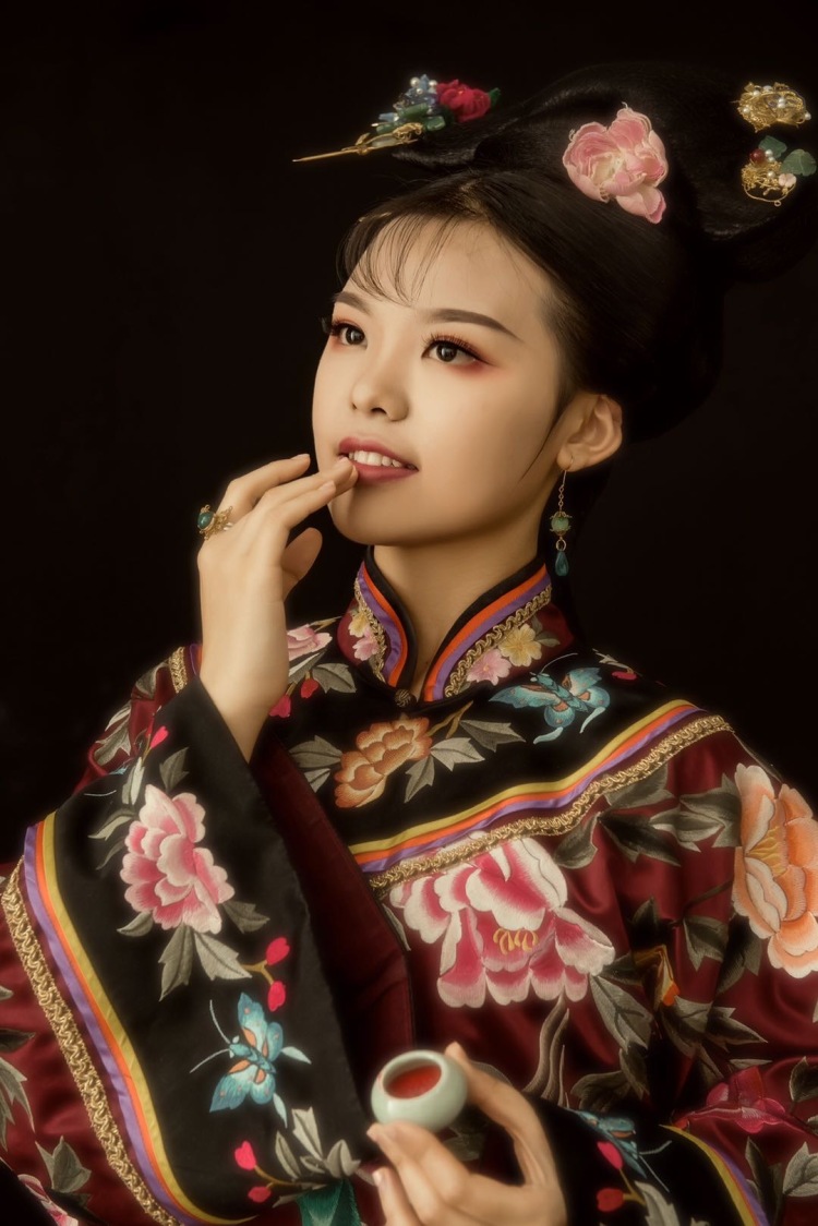 Sunrosea-贵州省·贵阳市·南明区-抖音-本人是素人模特，不接尺度大、内衣拍摄，其余风格可尝试，因学业原因，本人只有在明年1月份以后可约拍，各摄影师可➕我，到时候联系便可