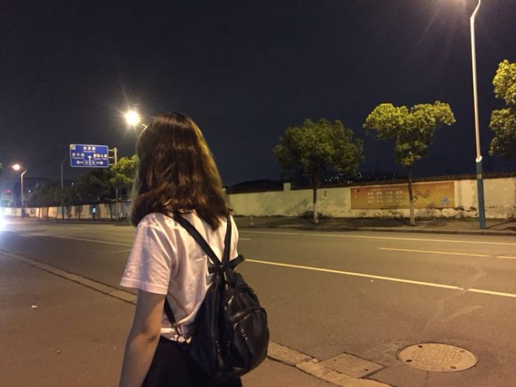 太阳and小宇宙-浙江省·舟山市·定海区--时间商量地点可以说寄拍或者舟山定海区，拍摄风格可以商量，好了小白刚入行，多多指教