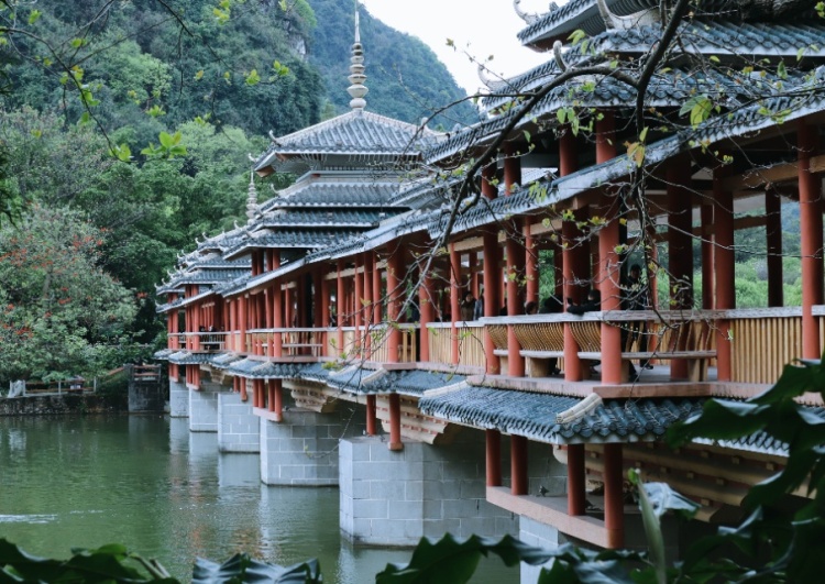 鸣海-广西壮族自治区·柳州市·柳南区--萌新摄影师第一次约拍，之前拍过一些风光照片，想尝试一下人像摄影，希望有人一起学习。