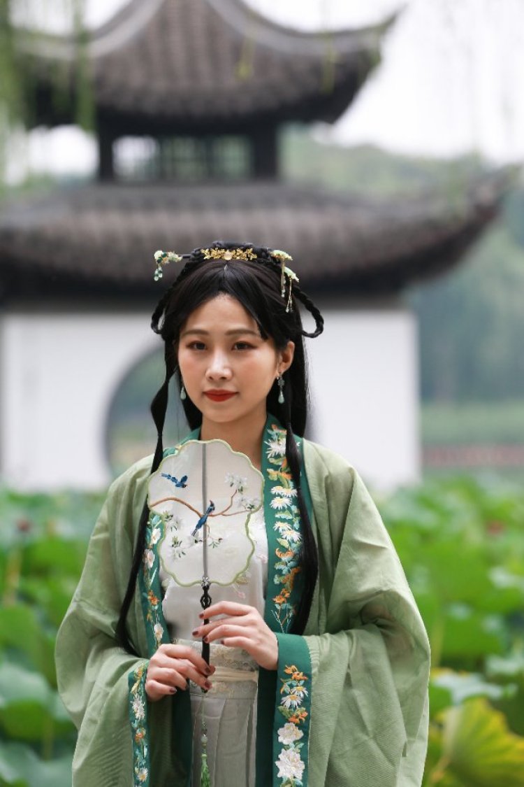 正常题材拍摄均可，时间上双方协商，希望互免，合得来的可以长期
