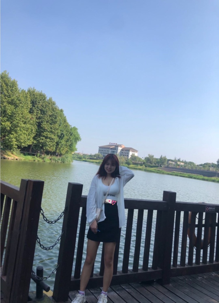 希望是浙江省内的，各种衣服风格都可以接受，泳衣，内衣裤只要不